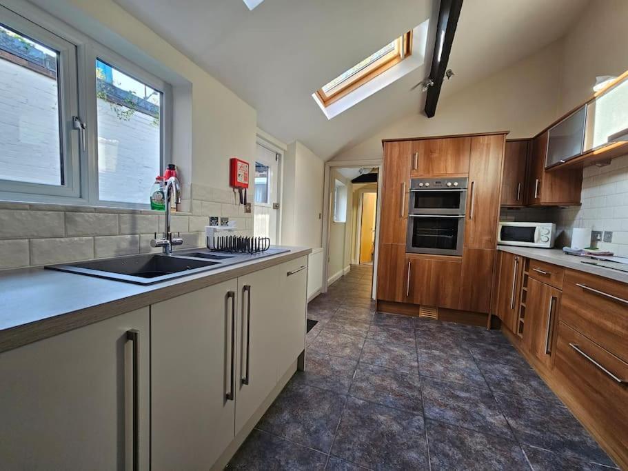 Stratford Centre, Ground Level, Parking Nearby Apartment Luaran gambar